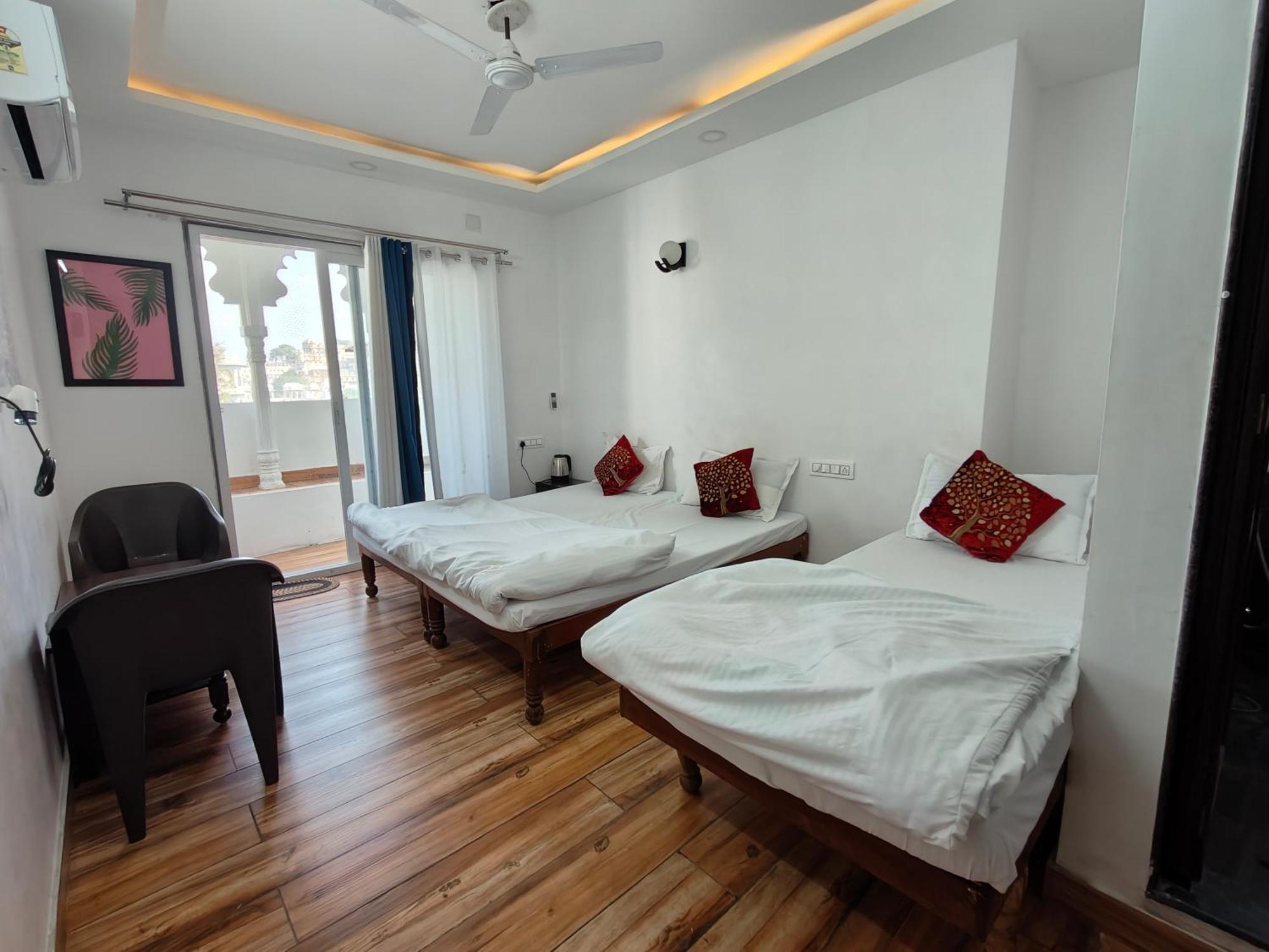 Hotel Lake Star Udaipur